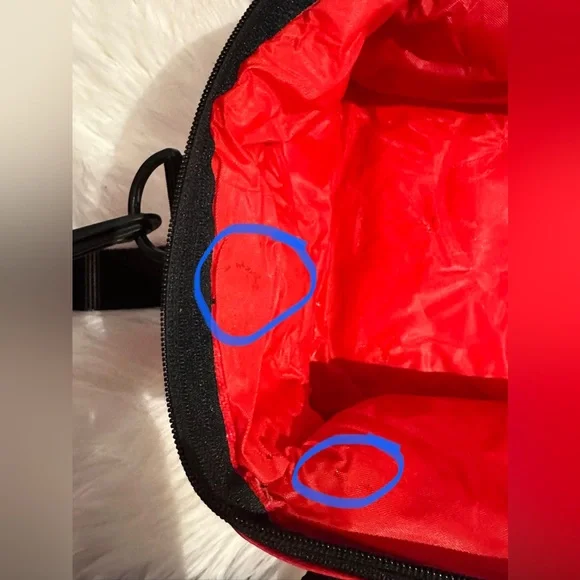 Retired MARLBORO Insulated Soft Lunchbox Red Lunch Bag 6 Pack Cooler 1990s - Picture 10 of 11